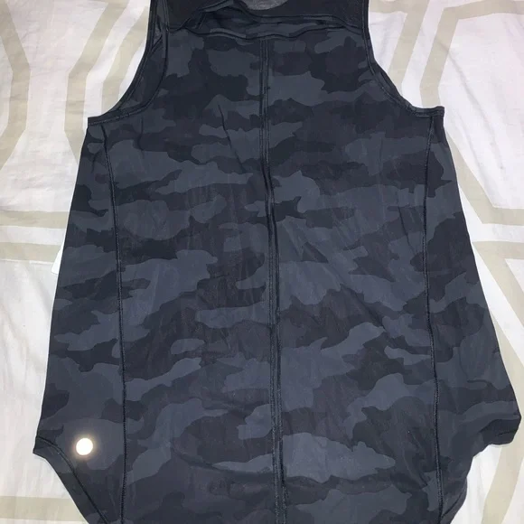 Lulu lemon muscle shirt - Picture 2 of 2